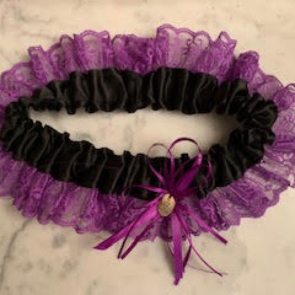 Wedding guarder NEW ~ Purple lace w/ black ribbon